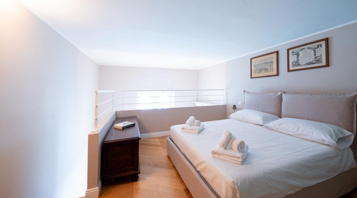 Ap_Barrie_03-Villa Gaeta-003-2