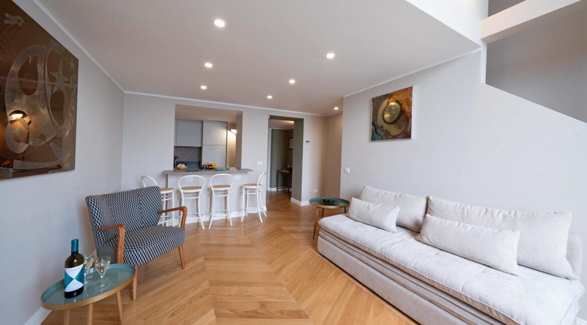 Ap_Barrie_03-Villa Gaeta-006-2